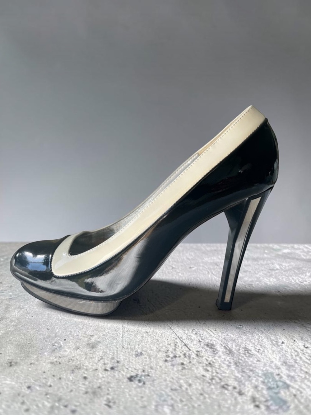 VERSACE MEDUSA Patent Leather Heels Size 37.5
